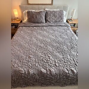 GREY Anthropologie 100% Cotton Jersey Floral Quilt